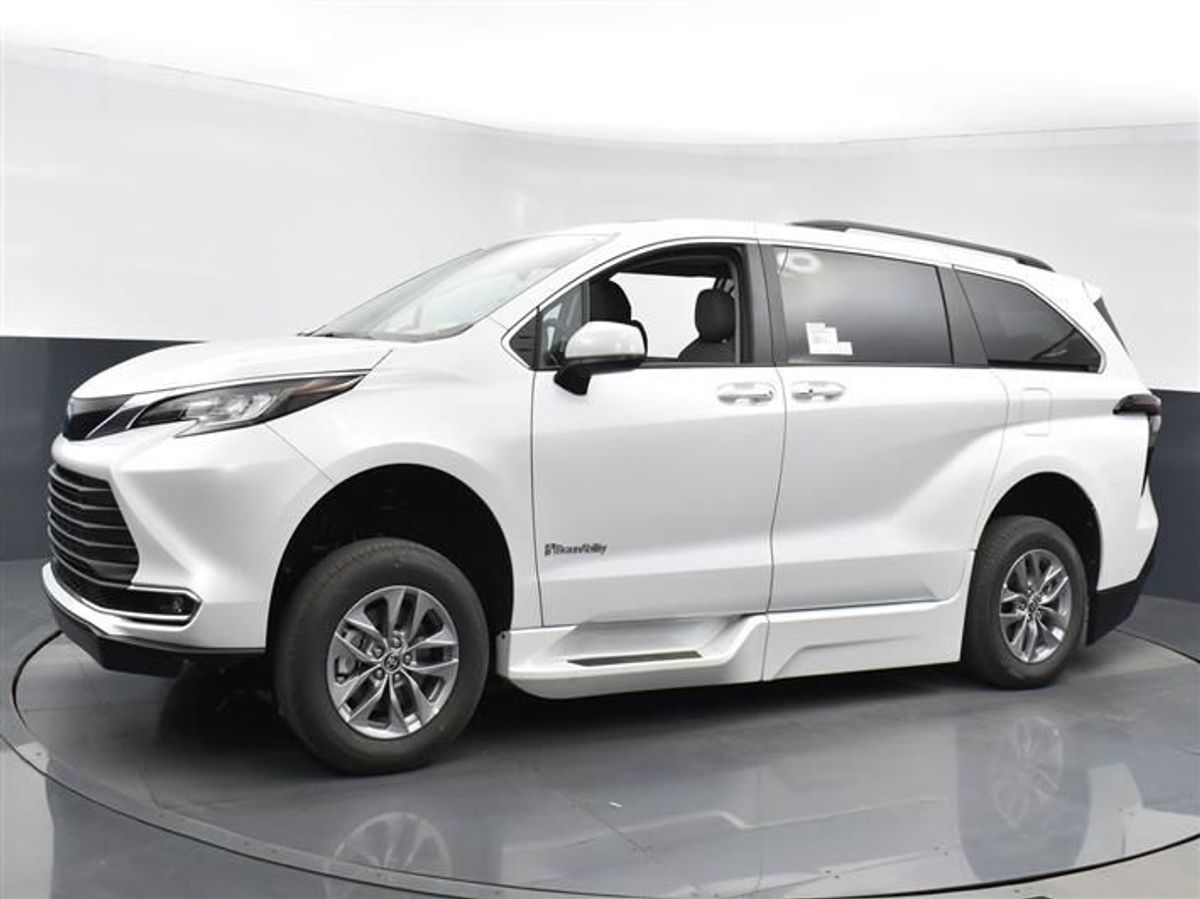 2023 TOYOTA SIENNA - Image 8