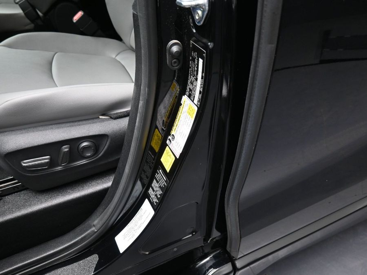 2025 TOYOTA SIENNA - Image 9