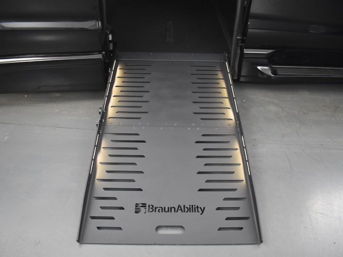 2025 CHRYSLER PACIFICA - Image 11