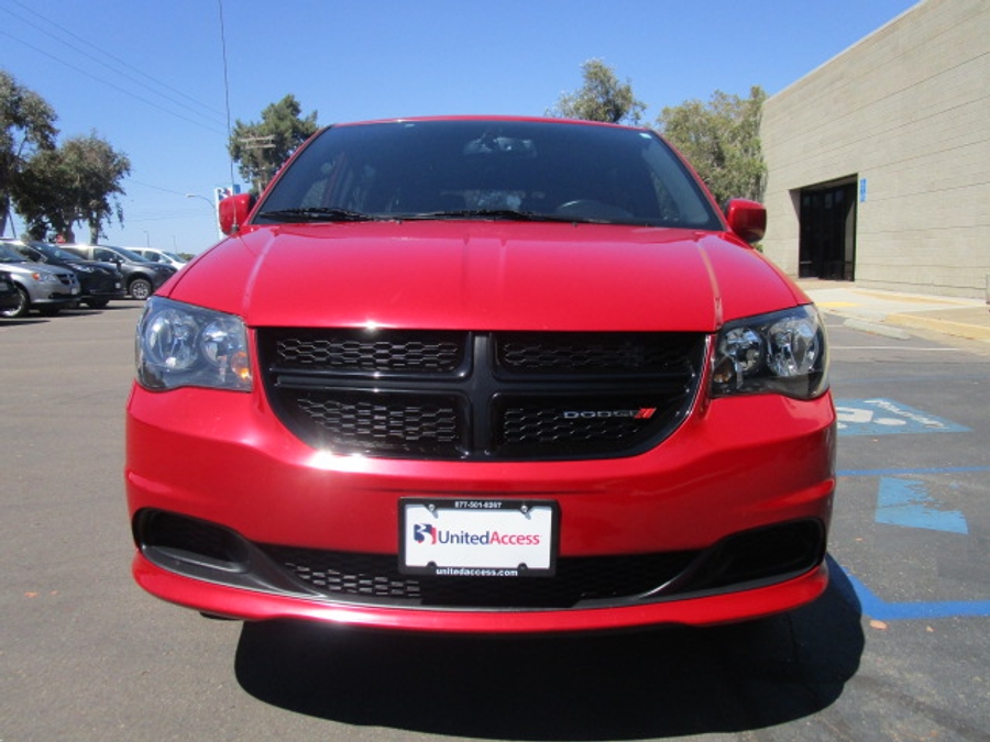 Used 2015 Dodge Grand Caravan SE - BraunAbility Side Entry Entry Fold Out Automatic Ramp