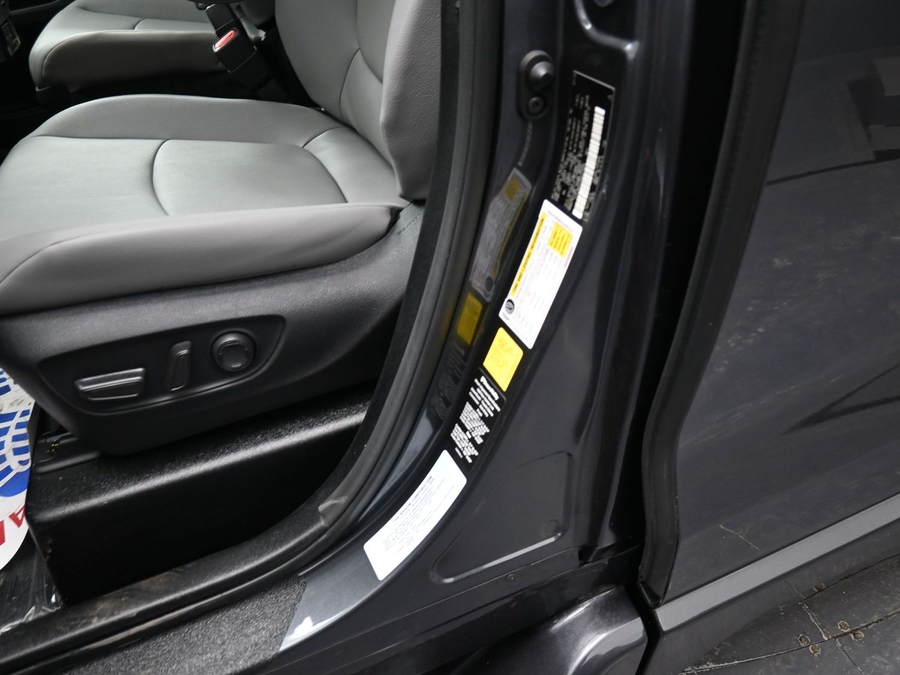New 2025 Toyota Sienna Hybrid XLE Plus - BraunAbility Side Entry Entry Fold Out Automatic Ramp