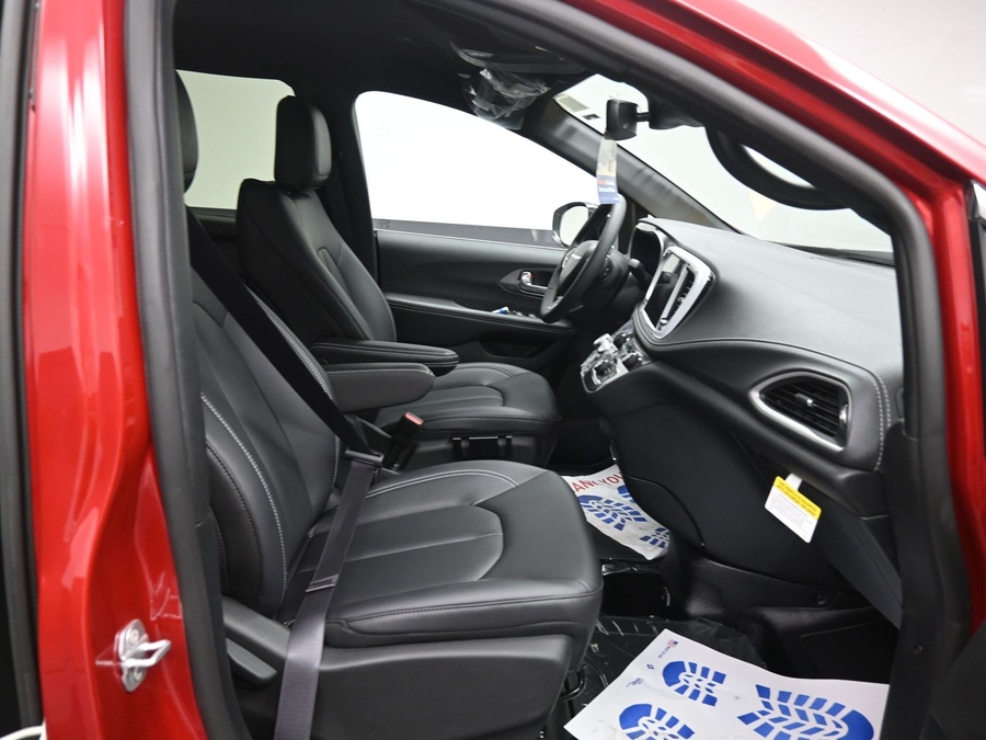 New 2026 Chrysler Pacifica Select Safety - BraunAbility Side Entry In Floor Automatic Ramp