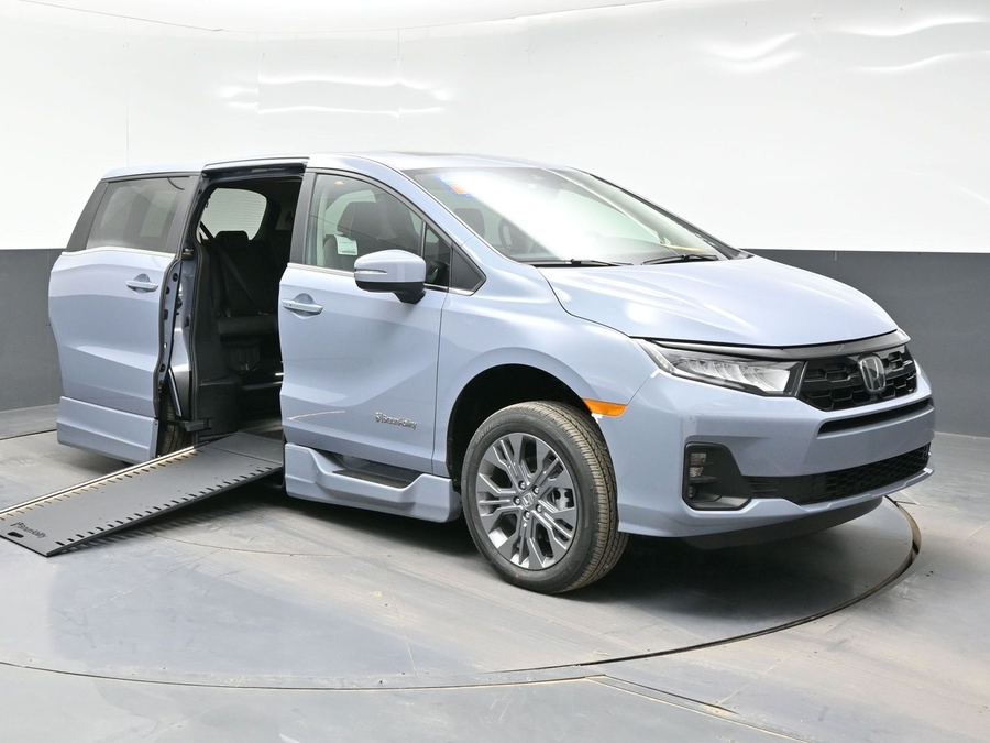 Grey Honda Odyssey with Side Entry Automatic In Floor ramp
