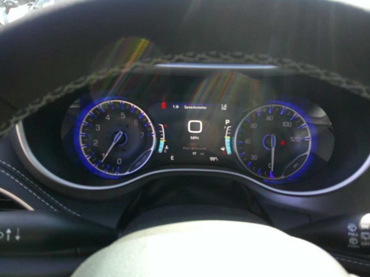 Grey Chrysler Pacifica image number 10