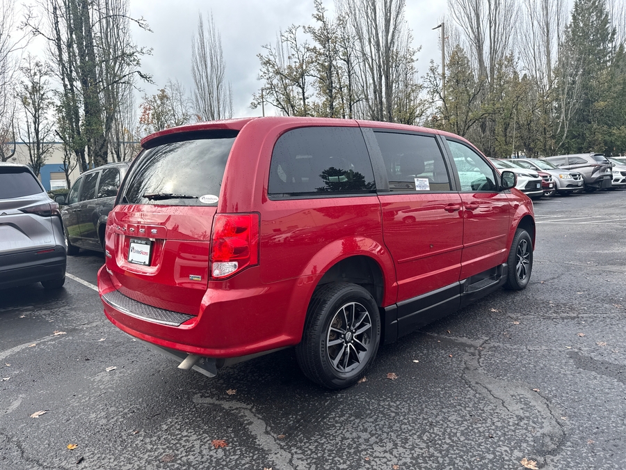 Used 2015 Dodge Grand Caravan SXT - BraunAbility Side Entry Entry In Floor Automatic Ramp
