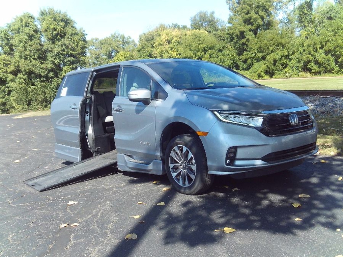 2023 Honda Odyssey EX-L's photo