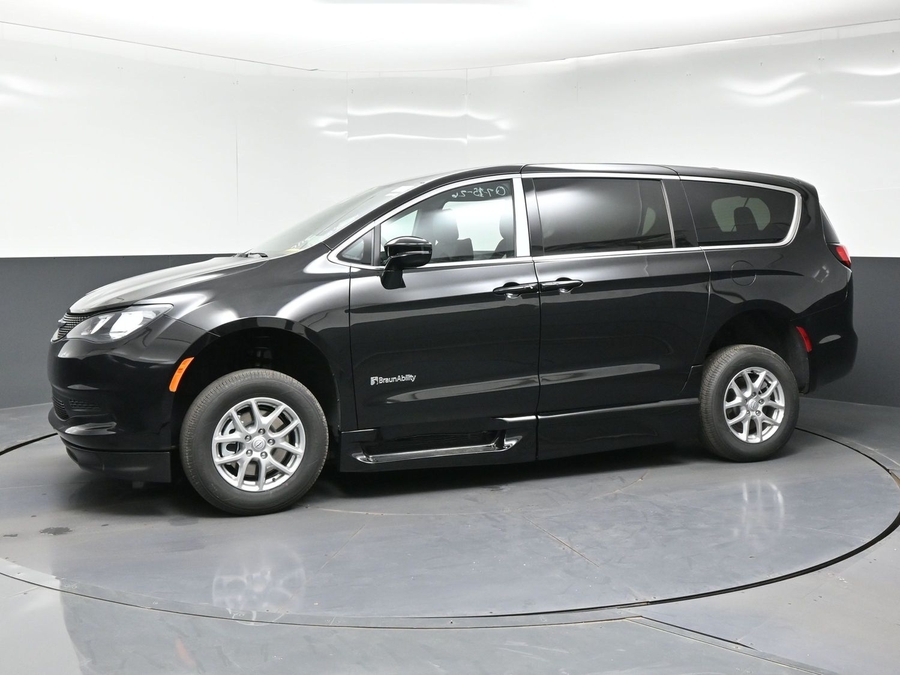 New 2026 Chrysler Voyager LX - BraunAbility Side Entry Fold Out Automatic Ramp