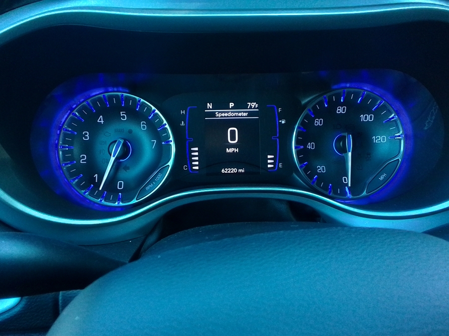 2020 Chrysler Pacifica Touring's photo