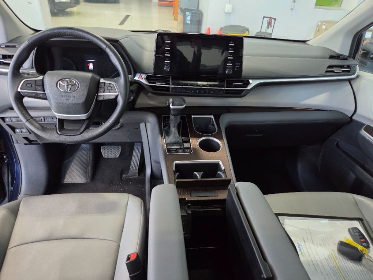2024 TOYOTA SIENNA - Image 6