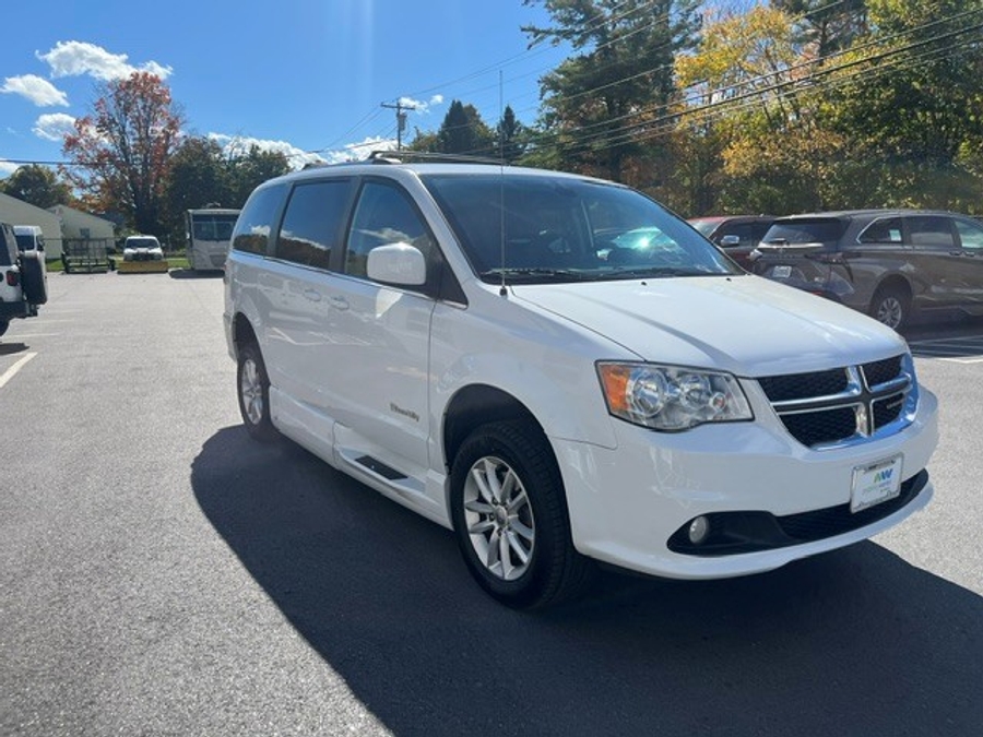 White Dodge Grand Caravan image number 5