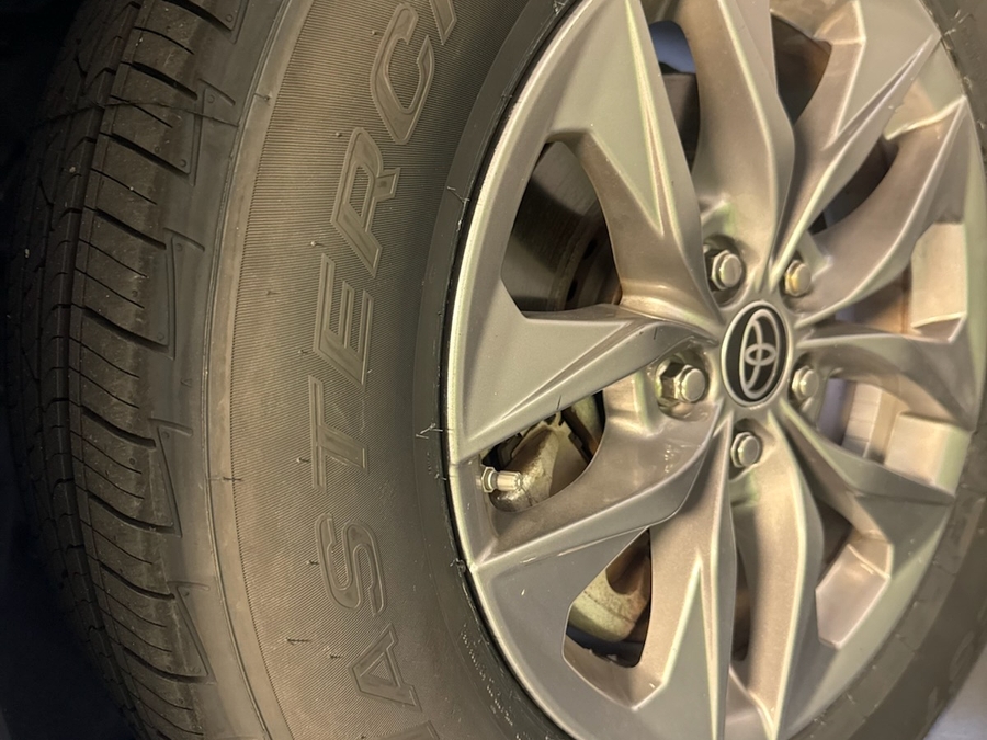 Black Toyota Sienna image number 16