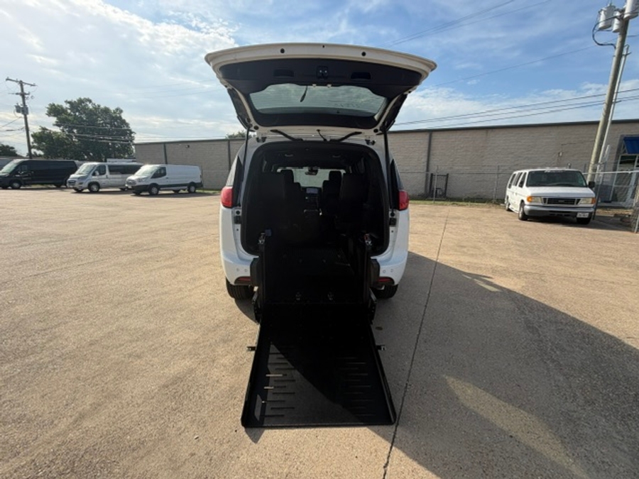 2026 Chrysler Voyager