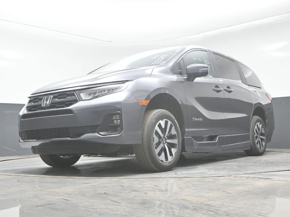 Grey Honda Odyssey image number 19