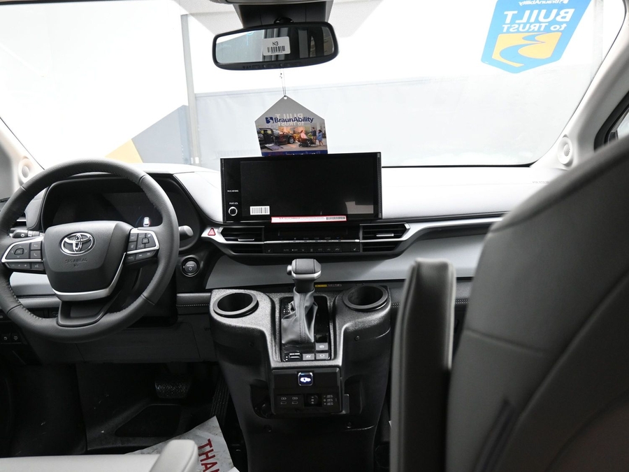 Black Toyota Sienna image number 12