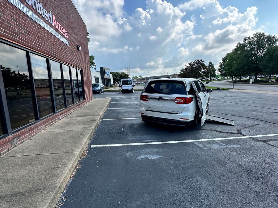 Used 2019 Honda Odyssey EX - BraunAbility Side Entry Entry In Floor Automatic Ramp