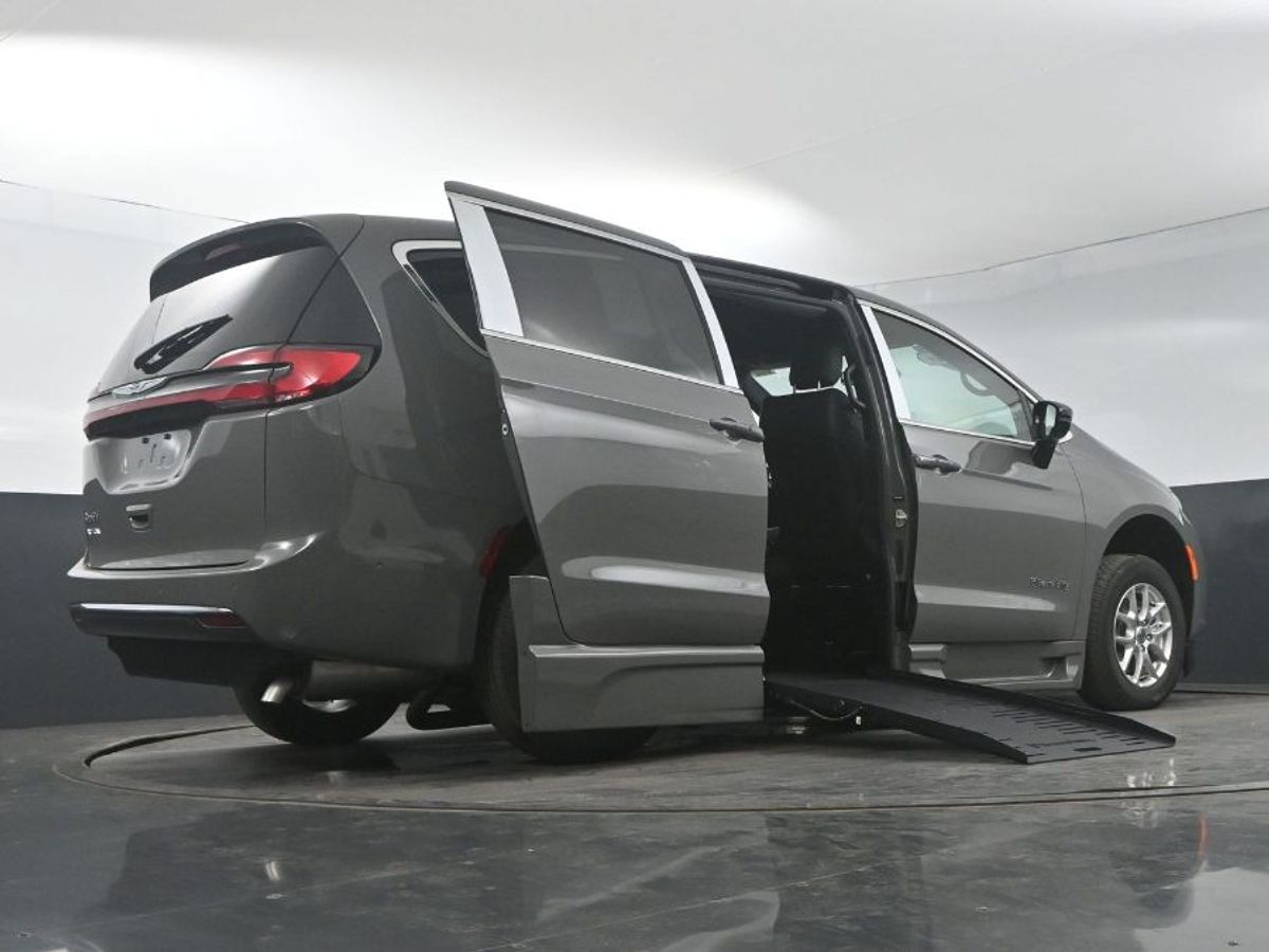 2025 CHRYSLER PACIFICA - Image 22