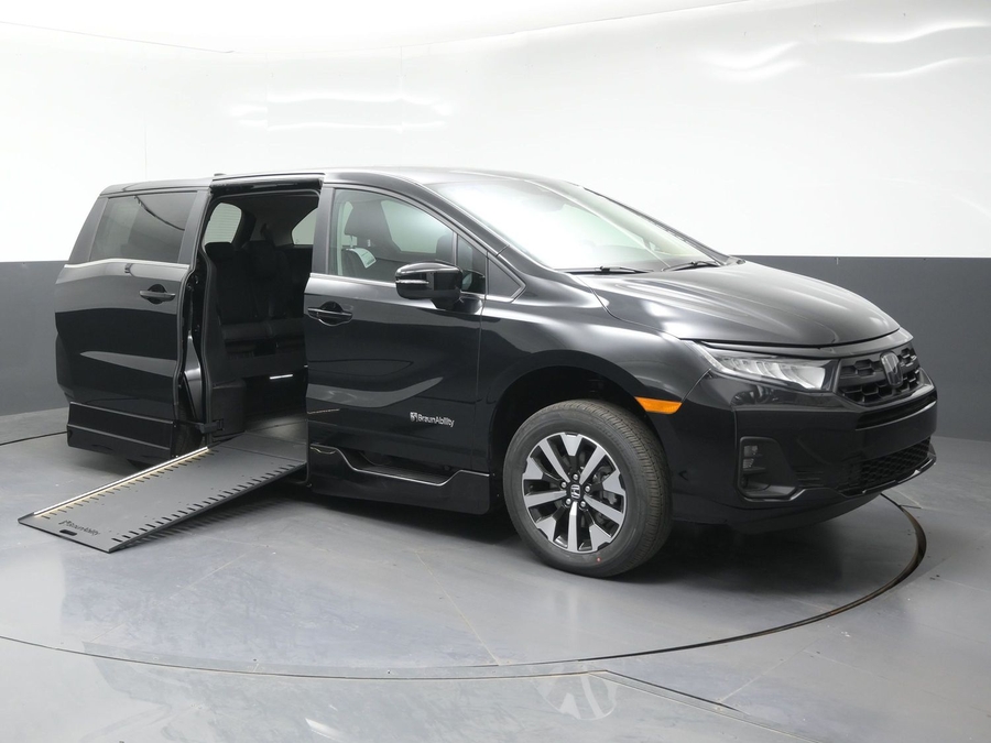 Black Honda Odyssey image number 24