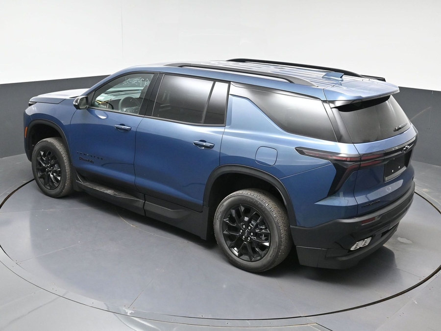 New 2026 Chevrolet Traverse 1LT Midnight - BraunAbility Side Entry In Floor Automatic Ramp