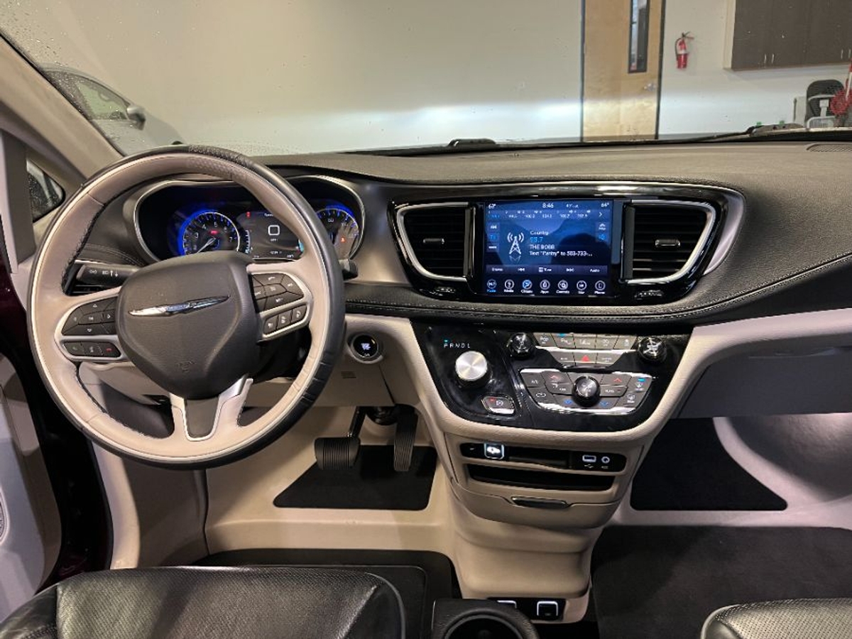 2018 CHRYSLER PACIFICA - Image 9