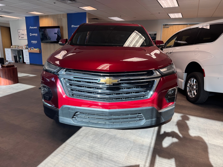 Used 2022 Chevrolet Traverse 1LT - BraunAbility Side Entry Entry In Floor Automatic Ramp
