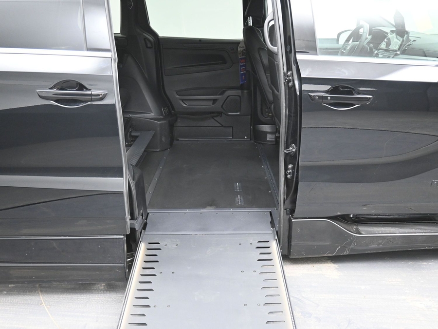 New 2026 Honda Odyssey Sport - BraunAbility Side Entry Entry In Floor Automatic Ramp