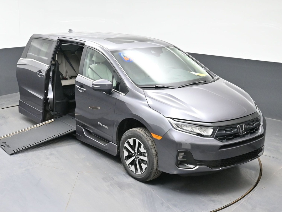 Grey Honda Odyssey image number 19