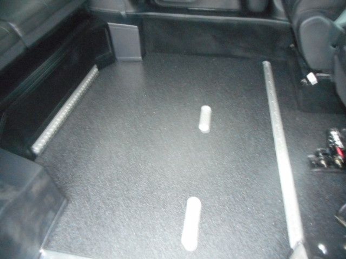 Blue Chrysler Pacifica image number 20