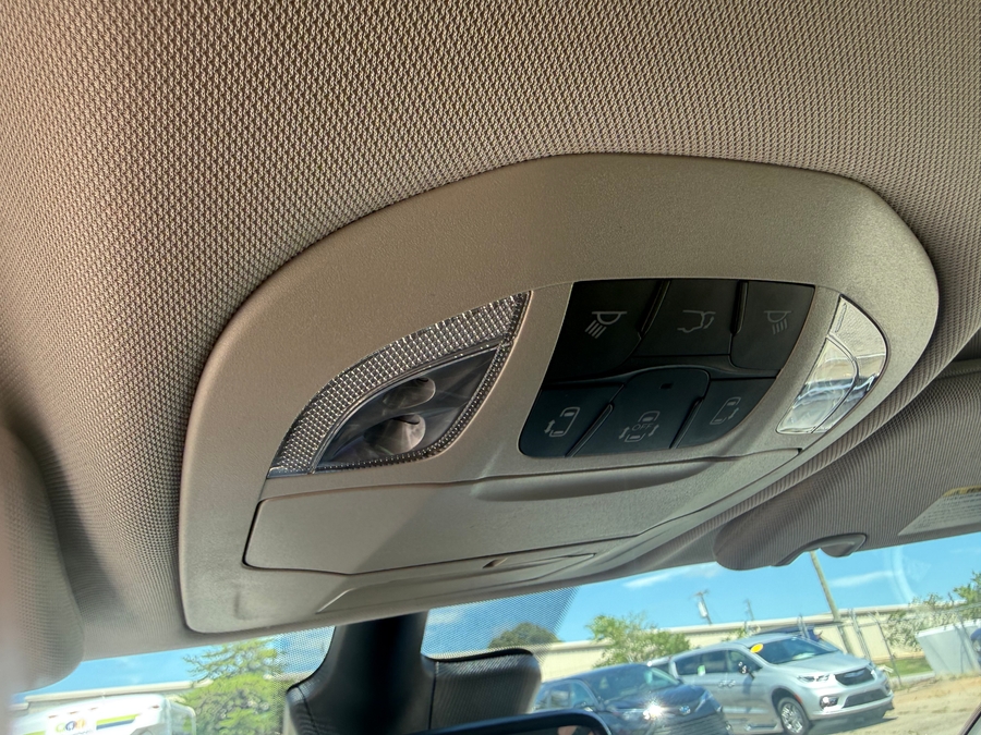 Silver Chrysler Voyager image number 5
