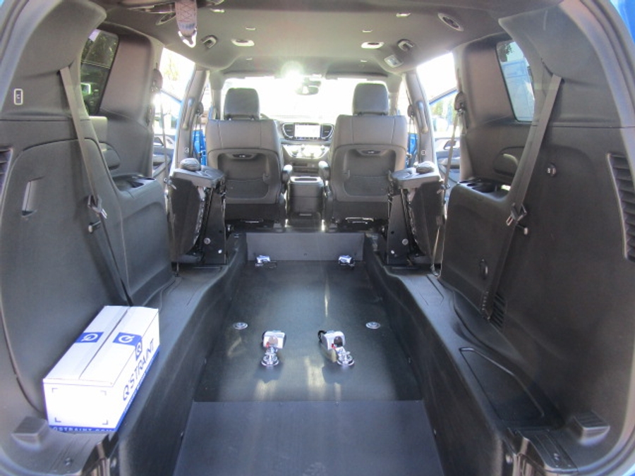 New 2026 Chrysler Pacifica Select Safety - BraunAbility Rear Entry Entry Fold Out Manual Ramp