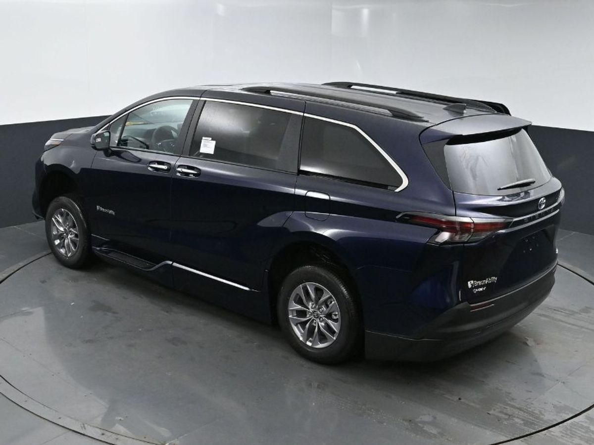 2025 TOYOTA SIENNA - Image 16