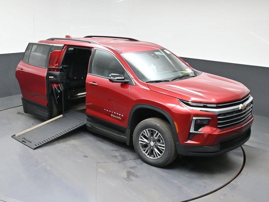 2026 Chevrolet Traverse LT - Photo 17