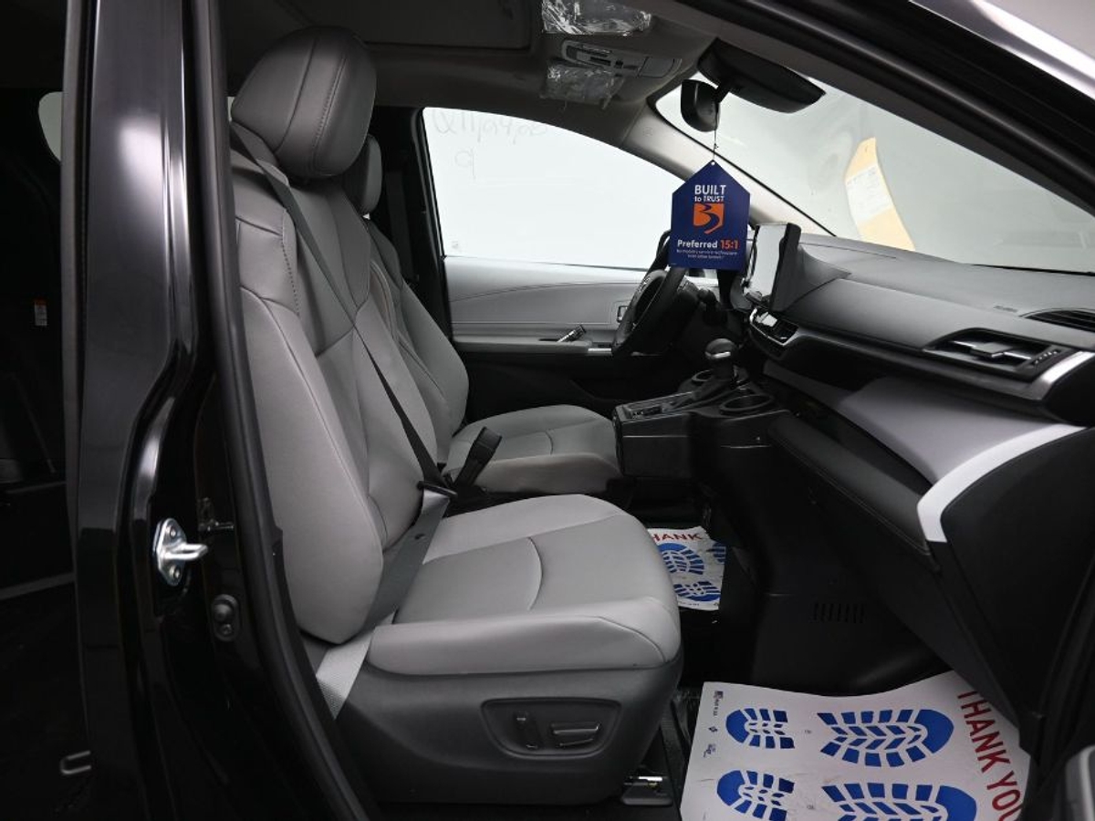 Black Toyota Sienna image number 8