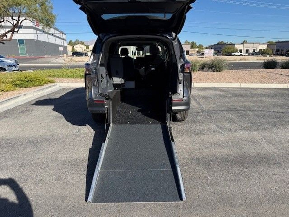 2024 TOYOTA SIENNA - Image 25