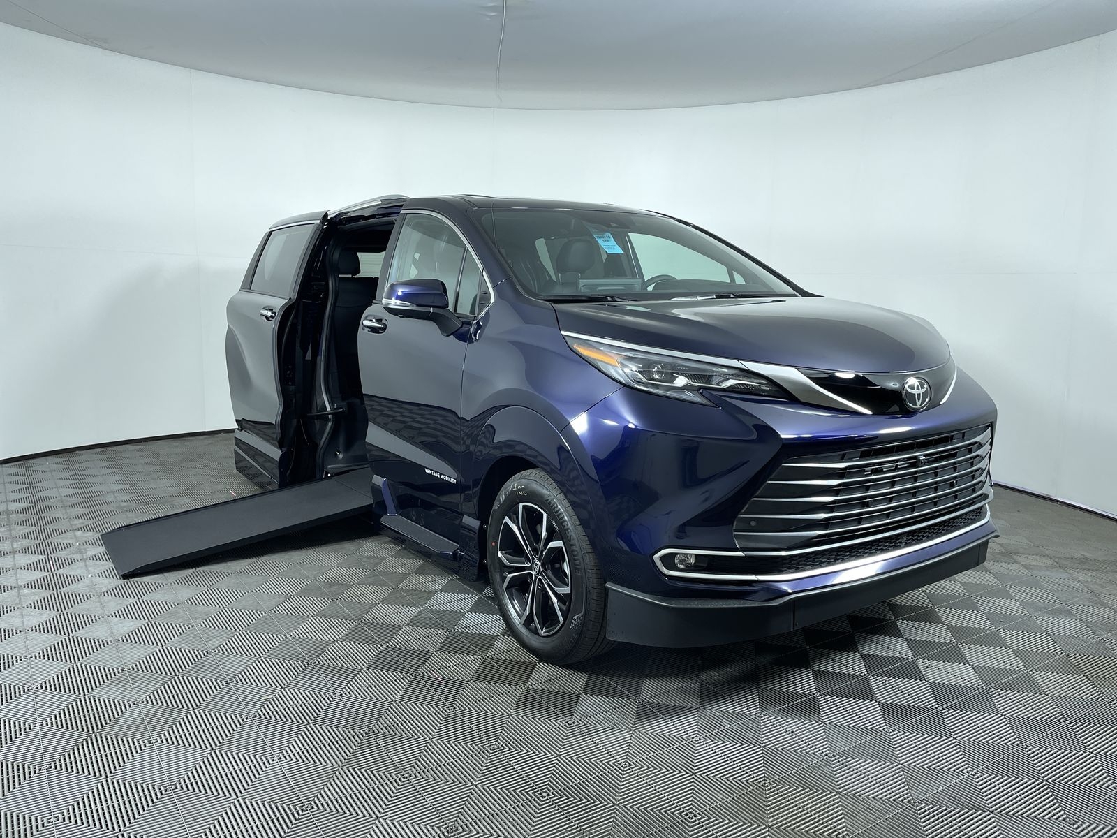 2026 Toyota Sienna AWD Platinum