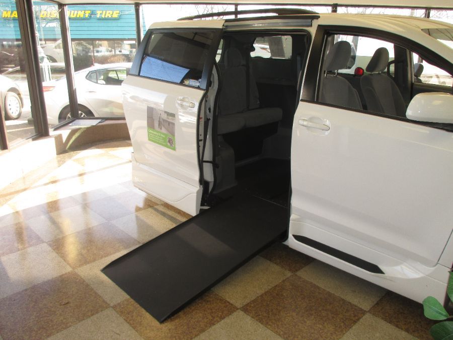 2020 TOYOTA SIENNA - Image 8