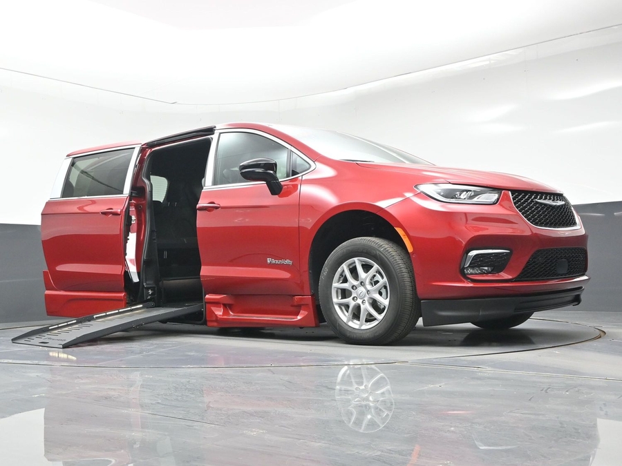 Red Chrysler Pacifica image number 15