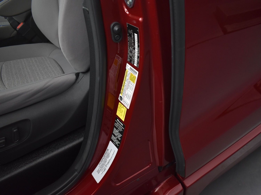 New 2025 Toyota Sienna Hybrid LE - BraunAbility Side Entry Entry Fold Out Automatic Ramp