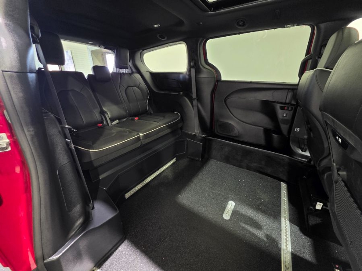 Red Chrysler Pacifica image number 10