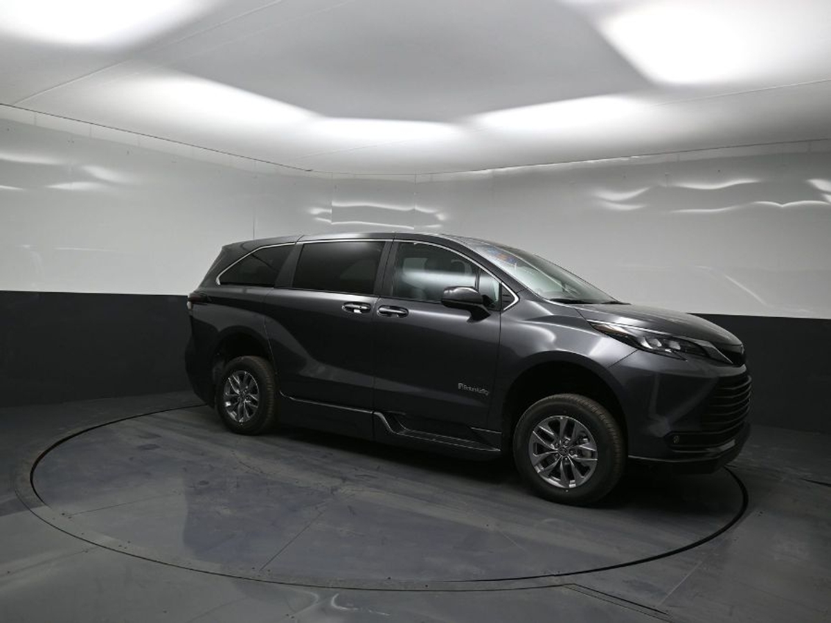 2025 TOYOTA SIENNA - Image 23