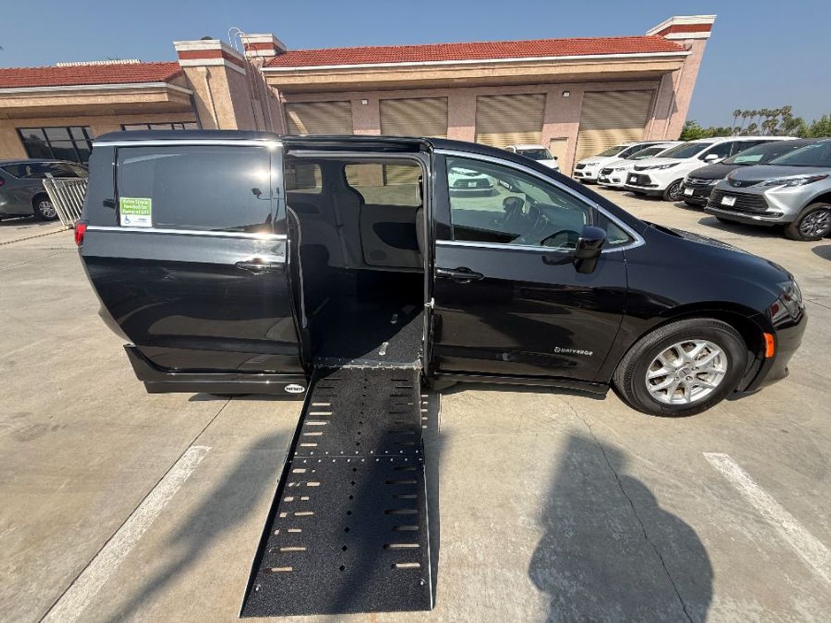 2022 CHRYSLER VOYAGER - Image 5