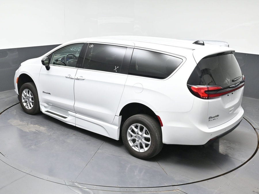 Used 2024 Chrysler Pacifica Touring L - BraunAbility Side Entry Entry In Floor Automatic Ramp