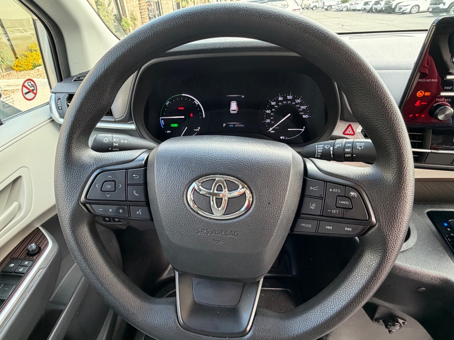 Used 2024 Toyota Sienna Hybrid LE Base - BraunAbility Side Entry Fold Out Automatic Ramp
