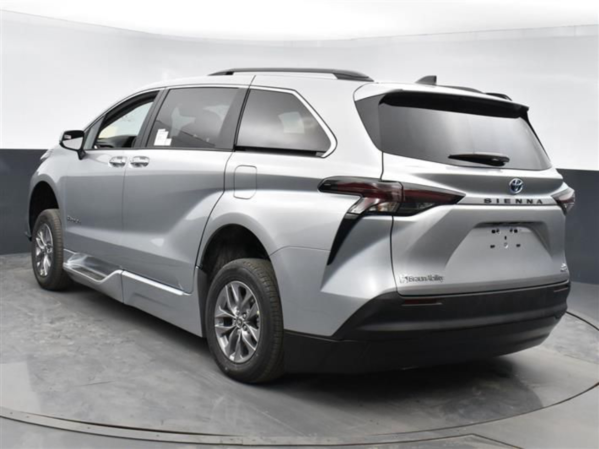 2023 TOYOTA SIENNA - Image 5