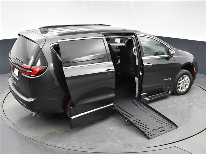 2022 CHRYSLER PACIFICA - Image 15