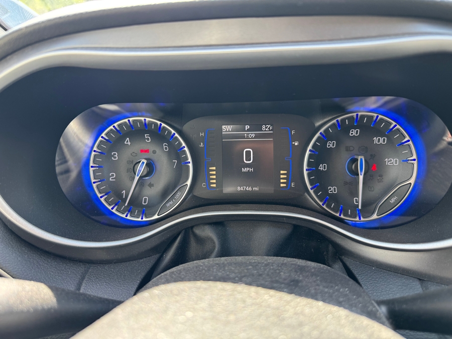 Used 2020 Chrysler Pacifica Touring L - BraunAbility Side Entry Entry Fold Out Manual Ramp