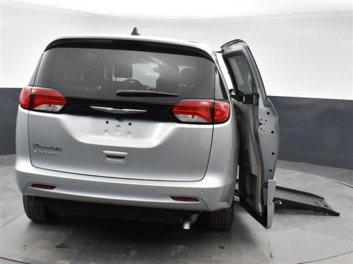 2023 CHRYSLER VOYAGER - Image 6