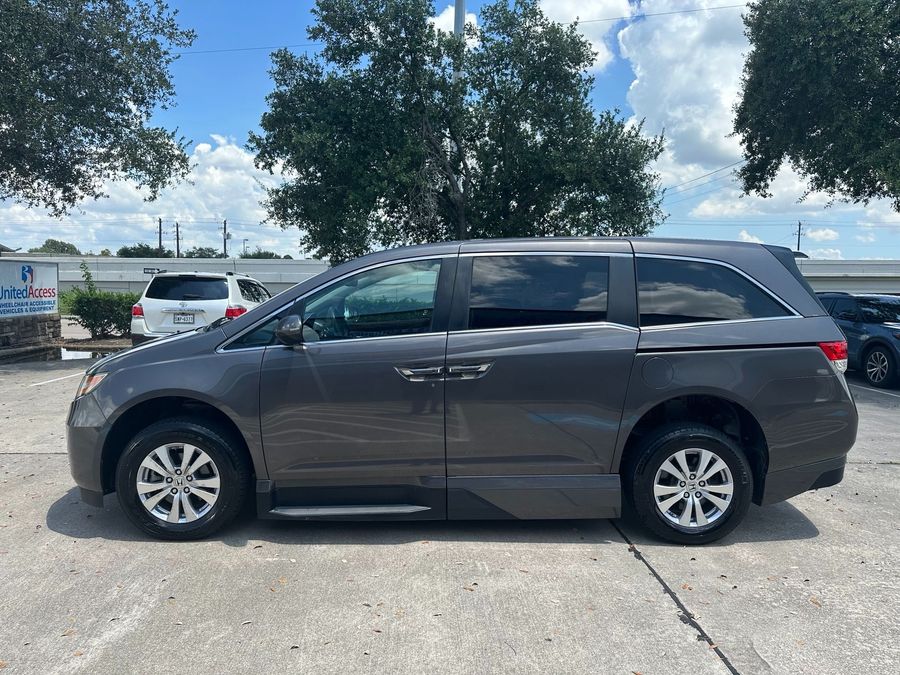 Used 2016 Honda Odyssey EX-L - VMI Side Entry Entry In Floor Automatic Ramp
