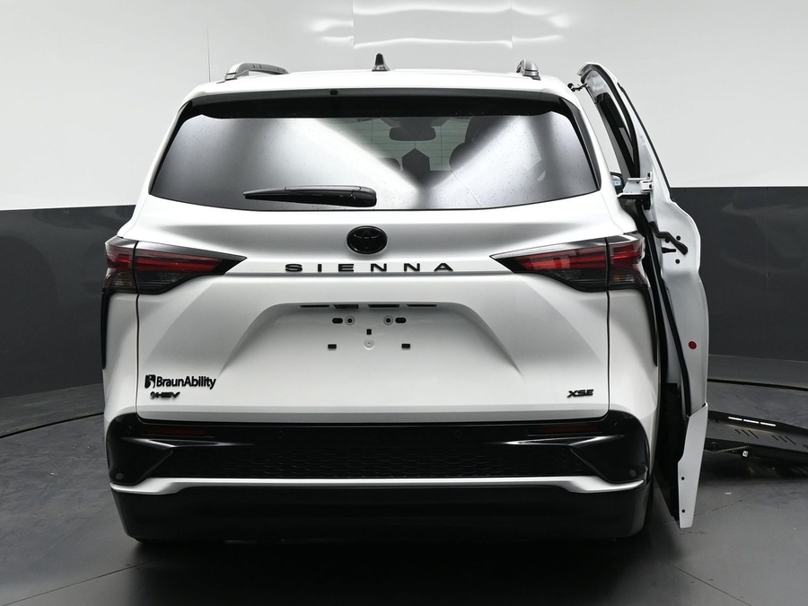 New 2026 Toyota Sienna Hybrid XSE Sport - BraunAbility Side Entry Fold Out Automatic Ramp