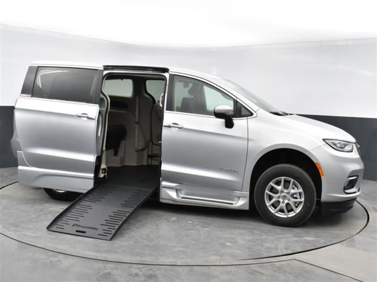 2023 Chrysler Pacifica