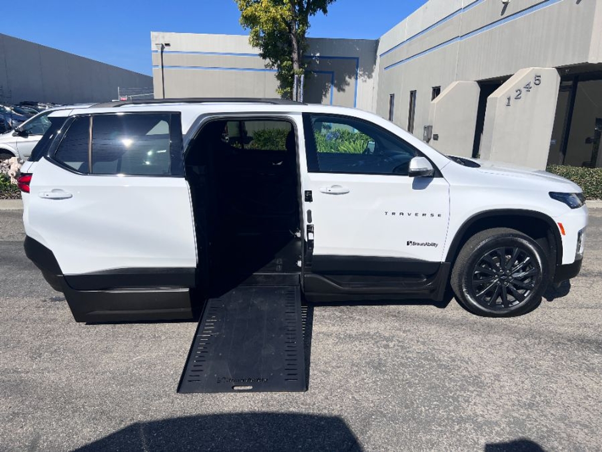 2023 CHEVROLET TRAVERSE - Image 8